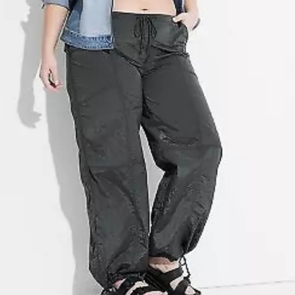 Women's Mid-Rise Wide Leg Parachute Pants - Wild Fable Dark Green XS